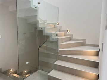 VENTA DE CASA EN LA ANTIGUA CEMENTERA, PUEBLA, 5 RECAMARAS, LUJO Y CONFORT