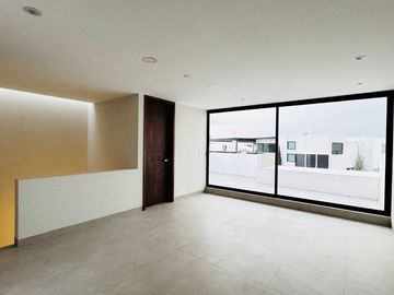 VENTA DE CASA EN LA ANTIGUA CEMENTERA, PUEBLA, 5 RECAMARAS, LUJO Y CONFORT