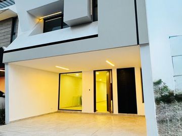 VENTA DE CASA EN LA ANTIGUA CEMENTERA, PUEBLA, 5 RECAMARAS, LUJO Y CONFORT