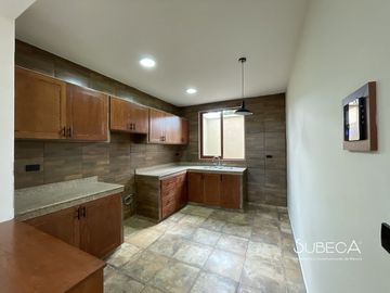 CASA EN VENTA EN ZONA DE MONTE MAGNO XALAPA, VERACRUZ