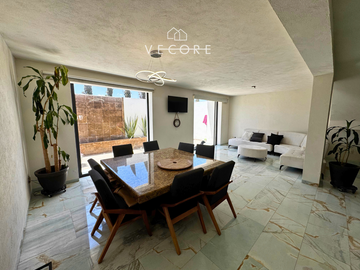 CASA EN VENTA EN VALLE ESMERALDA, ZONA REAL EN ZAPOPAN