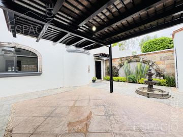 Casa en Fraccionamiento Lomas de Atzingo