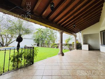 Casa en Fraccionamiento Lomas de Atzingo