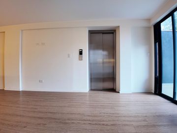 Departamento en 2do piso de Estreno