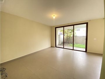 Casa en  Alquiler o Venta  – Brisas del Golf, PH Golf Gardens - LH 