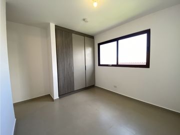 Casa en  Alquiler o Venta  – Brisas del Golf, PH Golf Gardens - LH 
