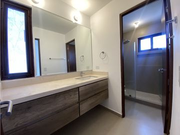 Casa en  Alquiler o Venta  – Brisas del Golf, PH Golf Gardens - LH 