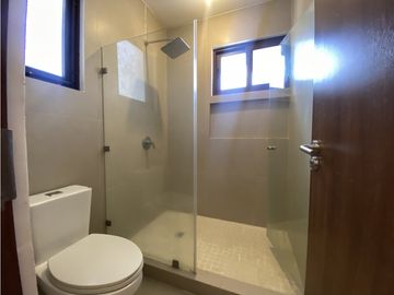 Casa en  Alquiler o Venta  – Brisas del Golf, PH Golf Gardens - LH 