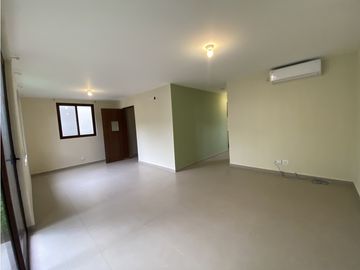 Casa en  Alquiler o Venta  – Brisas del Golf, PH Golf Gardens - LH 