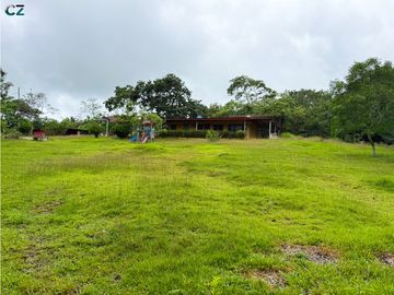 Venta de finca en La Chorrera vía nuevo emperador.