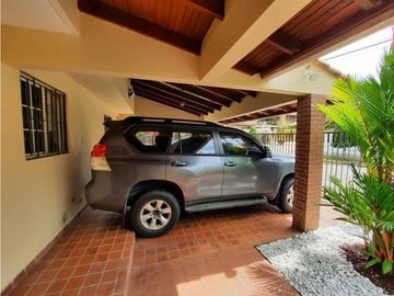 VENDO HERMOSA CASA EN LA ALAMEDA