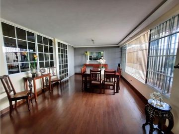 VENDO HERMOSA CASA EN LA ALAMEDA