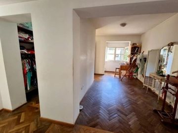 Casa en Venta. 4 amb. Piscina y Cochera. Olivos