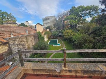 Casa en Venta. 4 amb. Piscina y Cochera. Olivos
