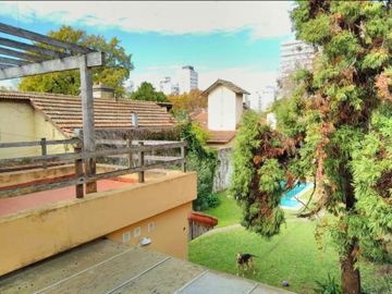 Casa en Venta. 4 amb. Piscina y Cochera. Olivos