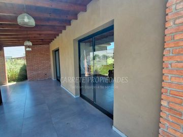Casa en venta de 3 dormitorios con escritorio. Barrio San Pablo. Pilar.
