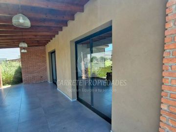 Casa en venta de 3 dormitorios c/ cochera en San Pablo. Pilar.