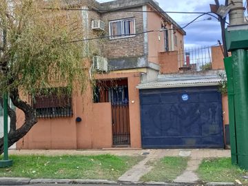VENTA CASA 4 AMB -COCH P/2AUTOS PTIO TZA ITUZAINGÓ