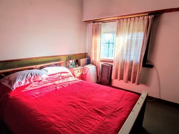 VENTA PH  y dos DEPARTAMENTOS  en  GESELL CENTRO