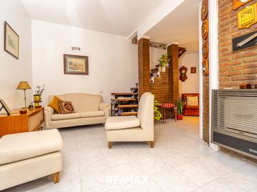 PH INTERNO - GRAN UBICACION CON PARRILLA