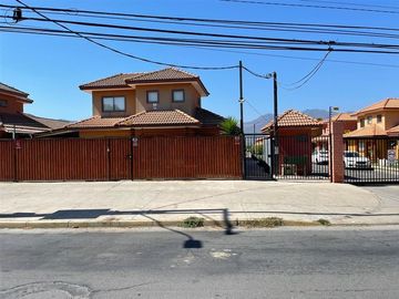 Casa en Venta en Avenida Santa Cruz