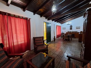 POSADA Y BODEGA EN VENTA