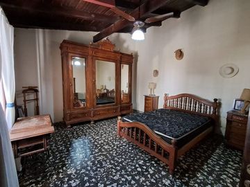 POSADA Y BODEGA EN VENTA