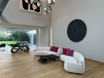EXCLUSIVA RESIDENCIA EN VENTA