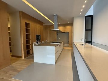 EXCLUSIVA RESIDENCIA EN VENTA
