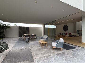 EXCLUSIVA RESIDENCIA EN VENTA