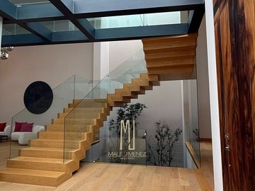 EXCLUSIVA RESIDENCIA EN VENTA