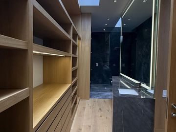 EXCLUSIVA RESIDENCIA EN VENTA