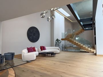 EXCLUSIVA RESIDENCIA EN VENTA