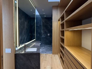 EXCLUSIVA RESIDENCIA EN VENTA