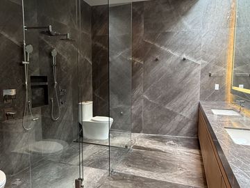 EXCLUSIVA RESIDENCIA EN VENTA