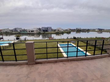 Casa de 4 ambientes con pileta en venta - Club de Campo Santa Clara al Sur - San Vicente