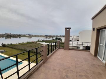 Casa de 4 ambientes con pileta en venta - Club de Campo Santa Clara al Sur - San Vicente