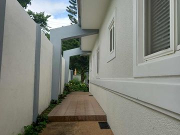 For Sale! Royale Tagaytay Estates House and Lot for Sale 30M -AJCS