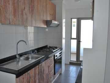 Vende departamento acogedor, excelente ubicación, condomini