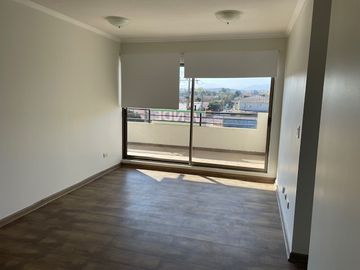 Vende departamento acogedor, excelente ubicación, condomini