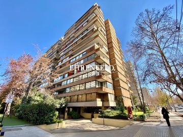 Avenida Cristobal Colón, Las Condes. Santiago. Excelente ubicación