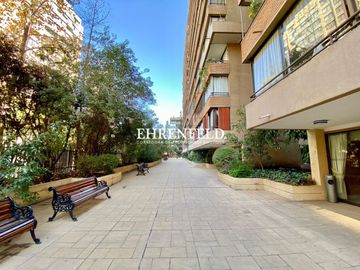 Avenida Cristobal Colón, Las Condes. Santiago. Excelente ubicación