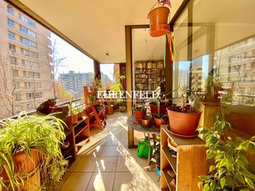 Avenida Cristobal Colón, Las Condes. Santiago. Excelente ubicación