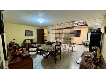 Casa de un piso con apartaestudio en venta Barrio Nuevo Palmira Valle