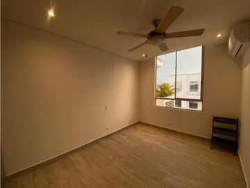 Serena del Mar - Venta de Apartamento en Cavana.
