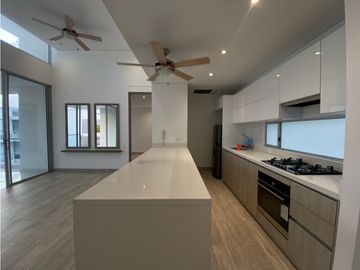 Serena del Mar - Venta de Apartamento en Cavana.