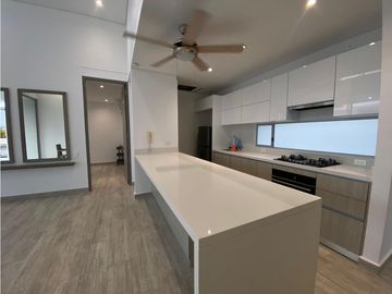 Serena del Mar - Venta de Apartamento en Cavana.