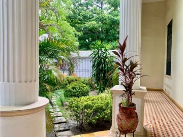 Hermosa casa en la Avenida del Libertador Santa Marta