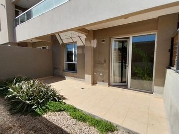 Dpto. 1 Dorm. en PB   Cochera en Complejo Cerrado 