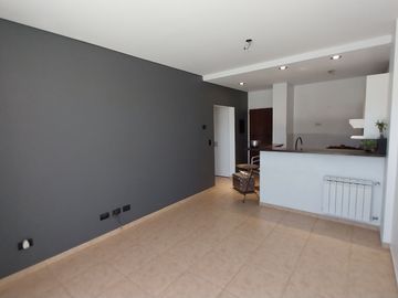 Dpto. 1 Dorm. en PB   Cochera en Complejo Cerrado 